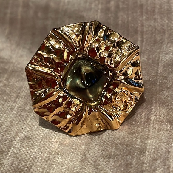 GUCCI Gold & Green Bold Flower Ring Size 7 - Picture 4 of 17